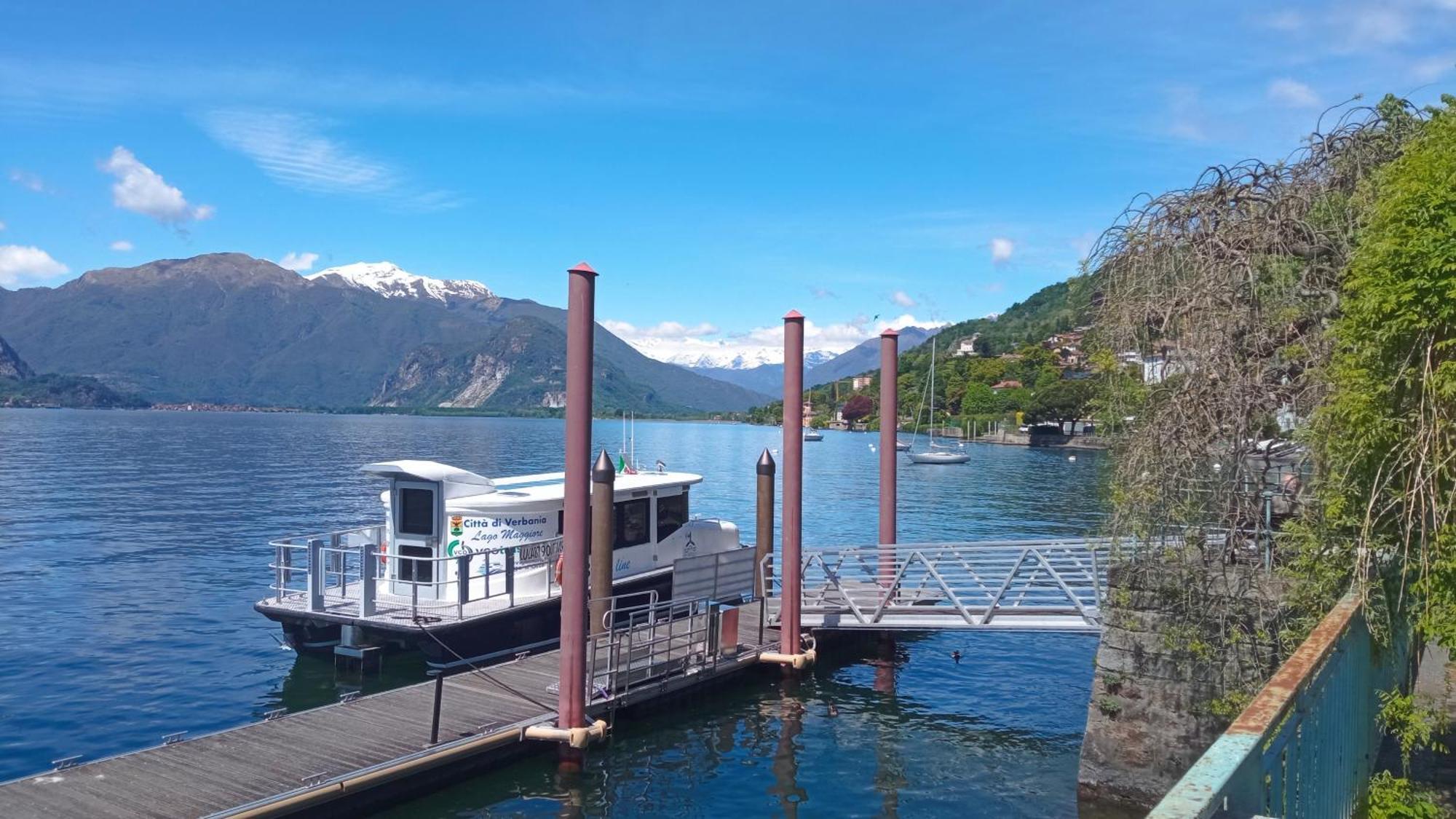 Casa Vacanze Scent Of Roses Verbania Bagian luar foto
