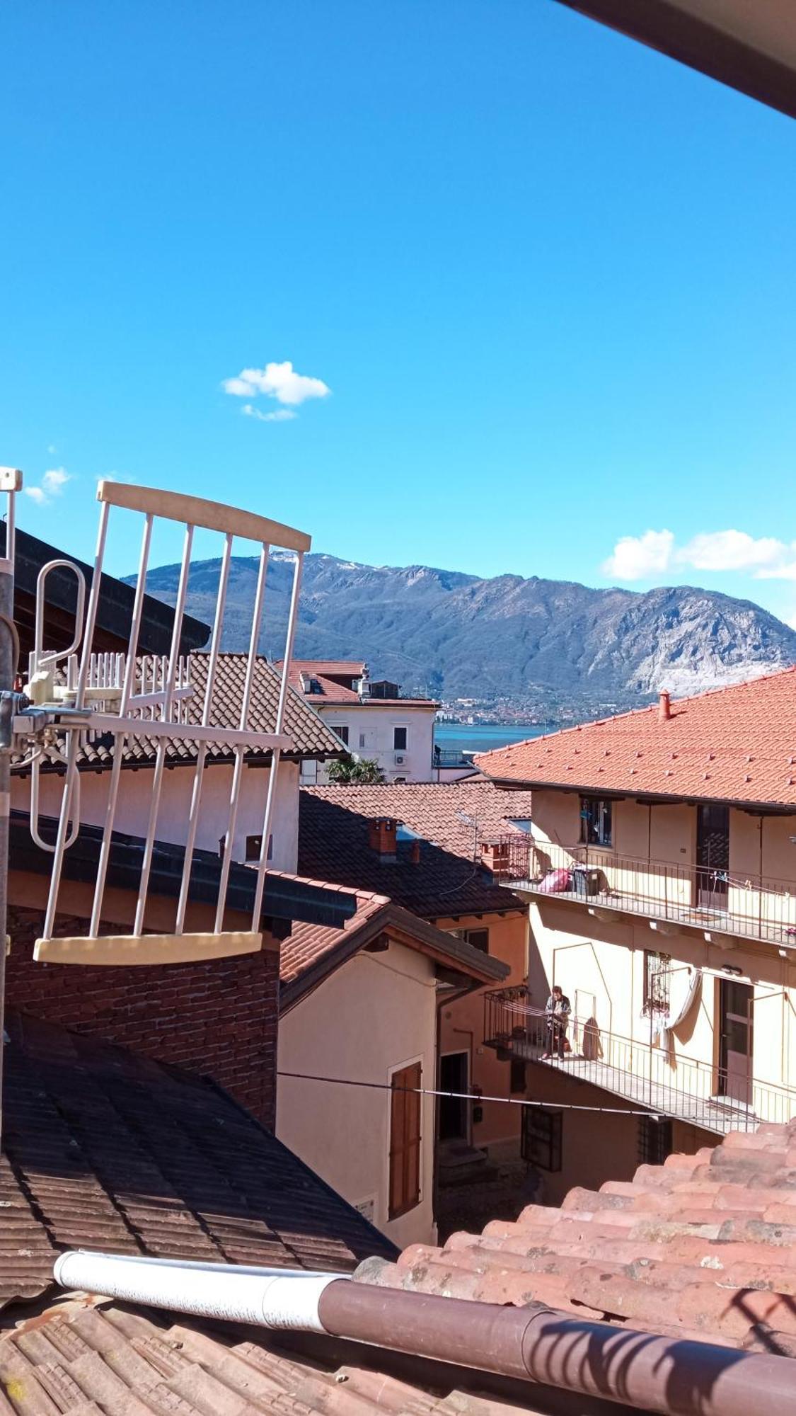 Casa Vacanze Scent Of Roses Verbania Bagian luar foto