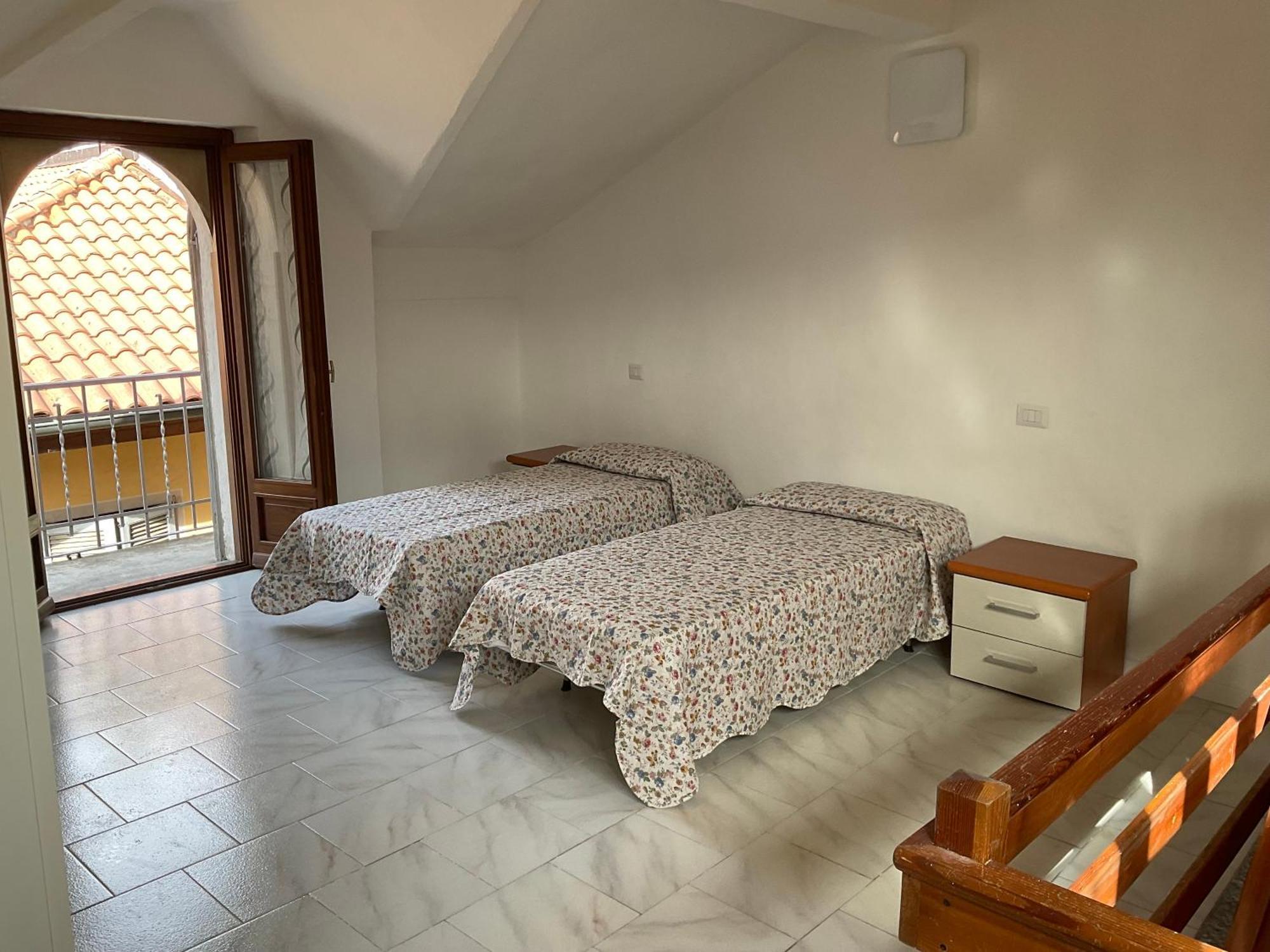 Casa Vacanze Scent Of Roses Verbania Bagian luar foto