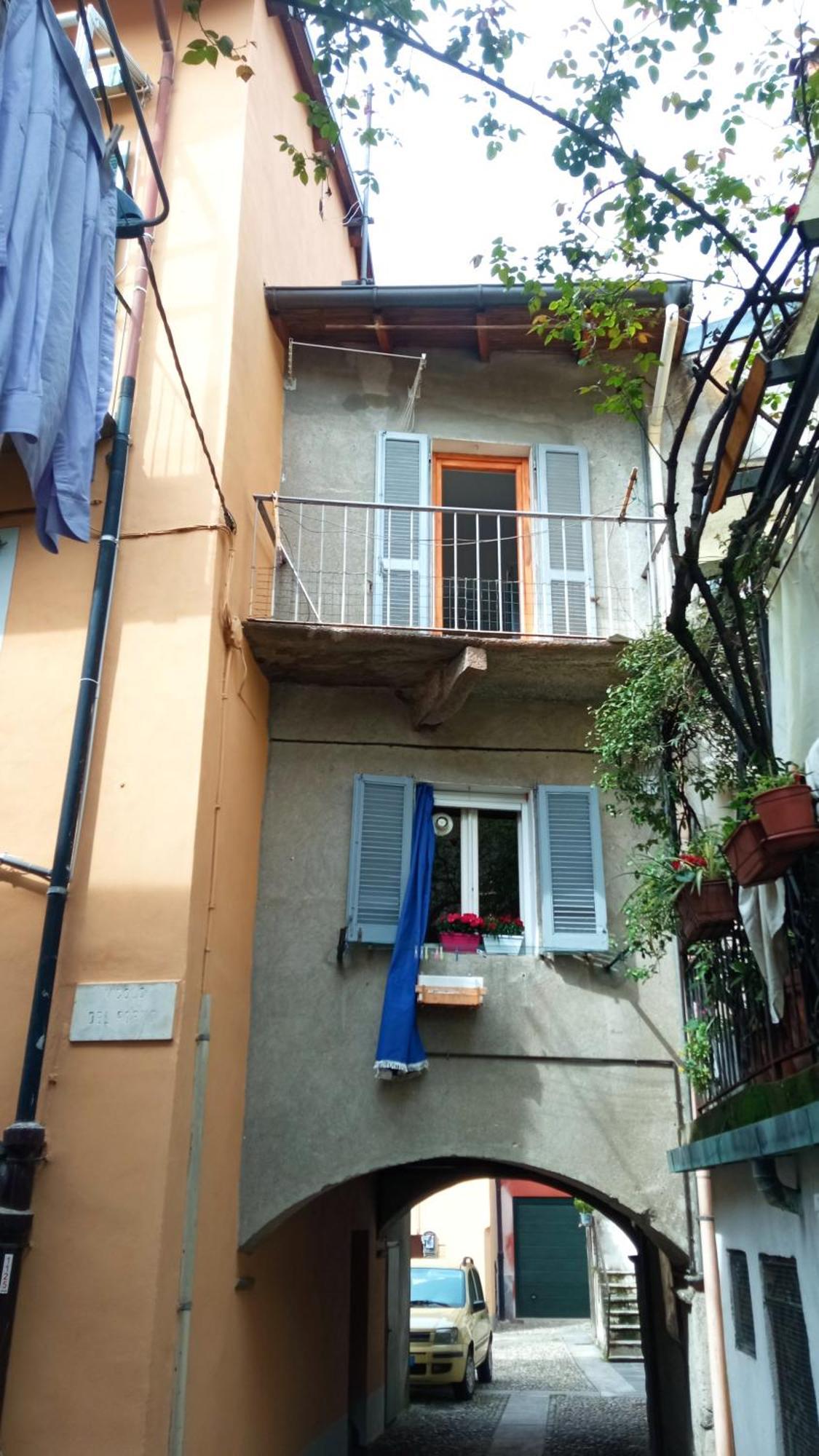 Casa Vacanze Scent Of Roses Verbania Bagian luar foto